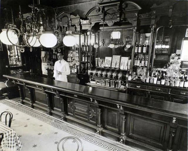 Un bar de quartier marseillais - La Bonbonnière à la Castellane